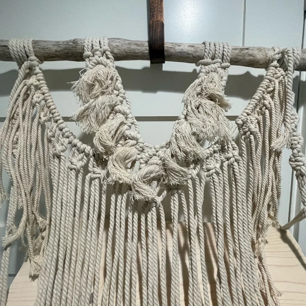 Cream Display Shelf with Intricate Macramé Design